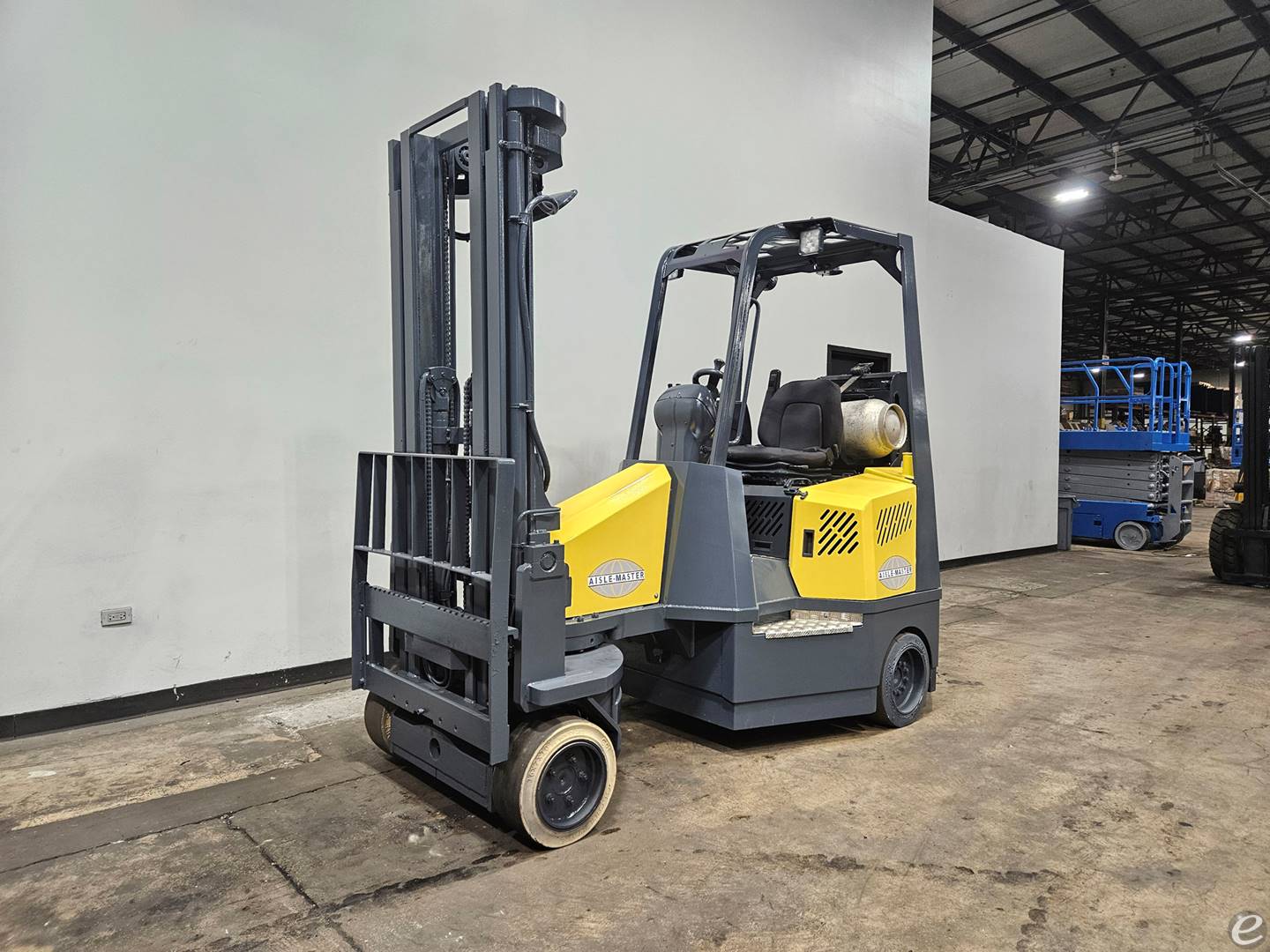 2015 Aisle-Master 44S