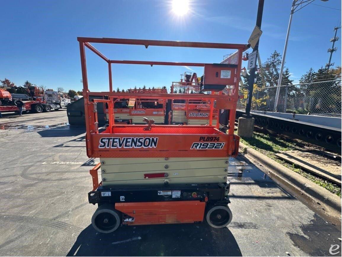 2021 JLG R1932i