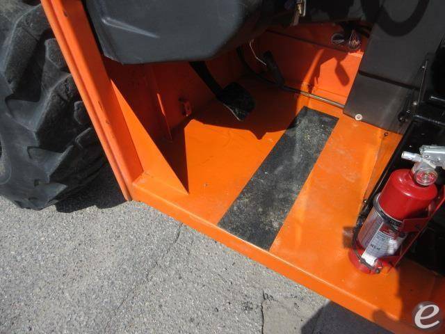 2017 JLG G15-44A