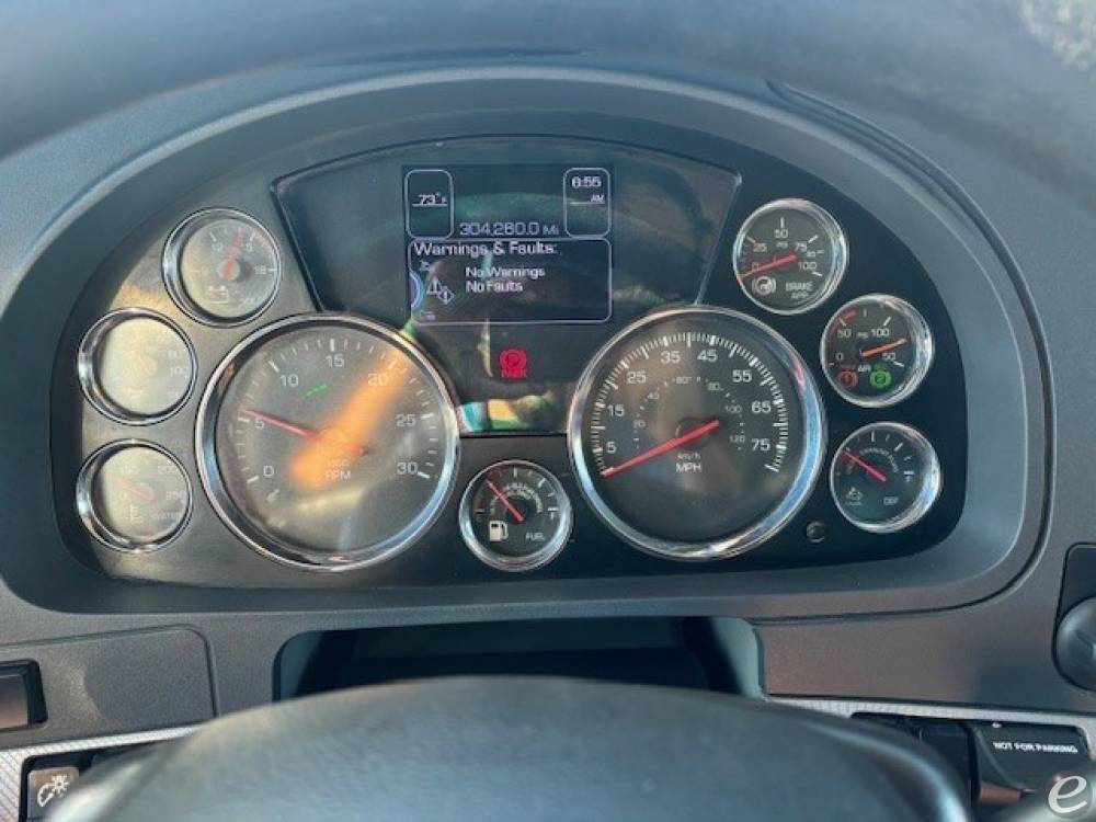 2022 Kenworth T880