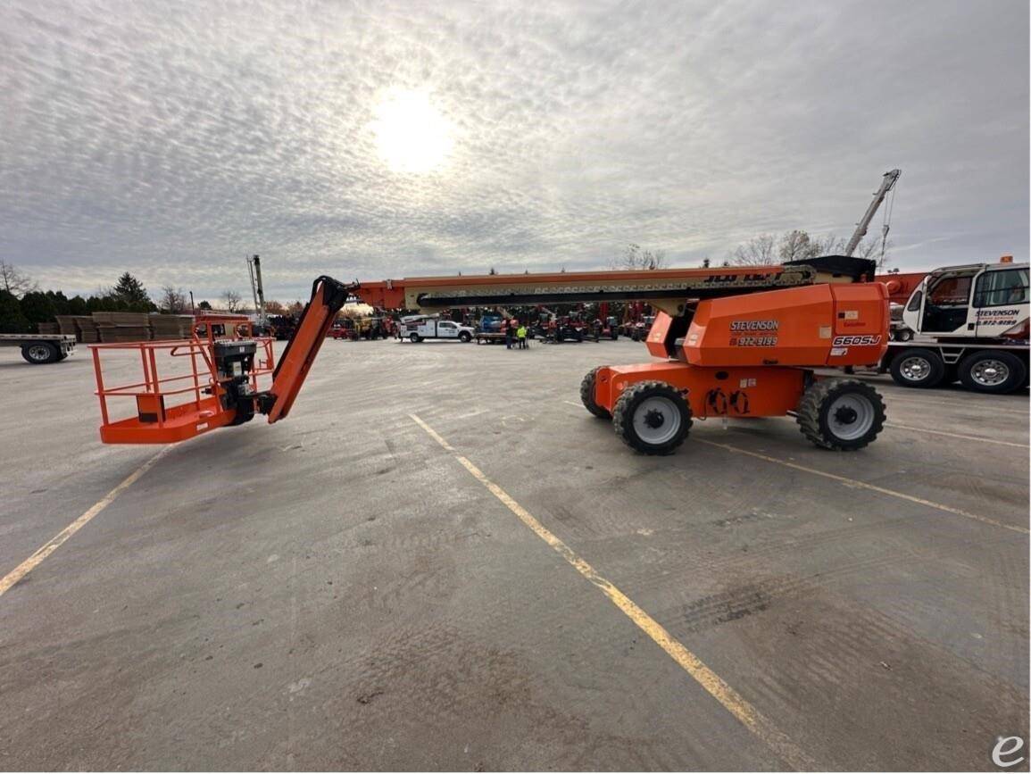 2015 JLG 660SJ