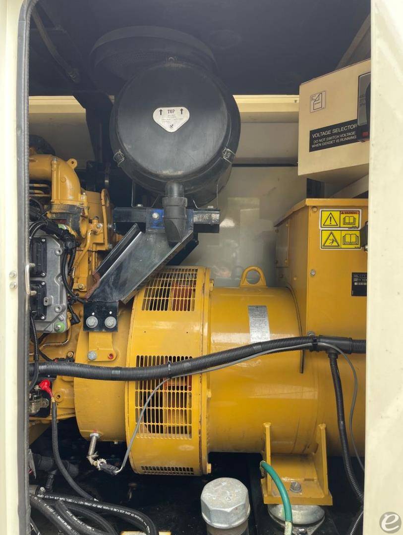 2012 Cat XQ200-2