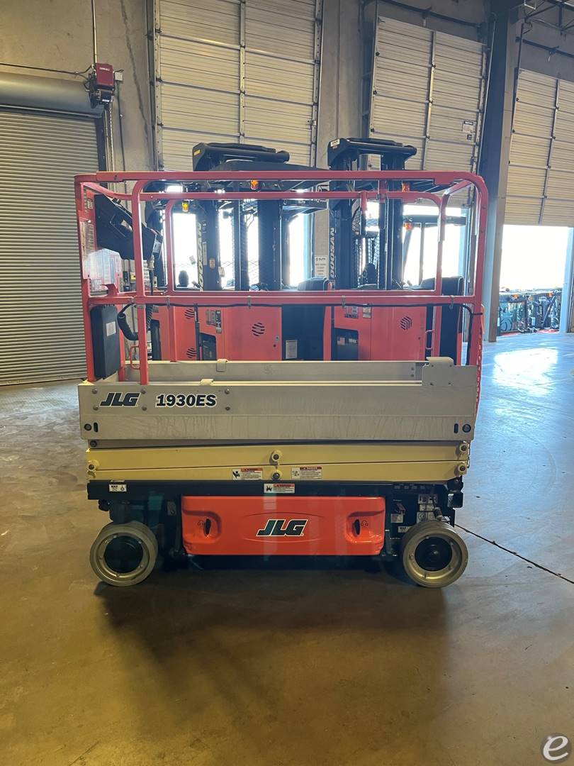2014 JLG 1930ES