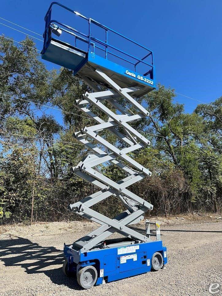 2016 Genie GS3232 Electric Scissor Lift - 123Forklift