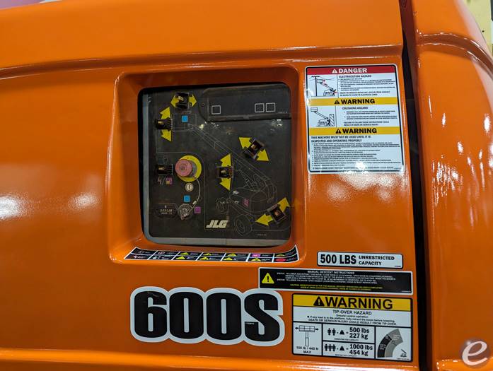 2008 JLG 600S