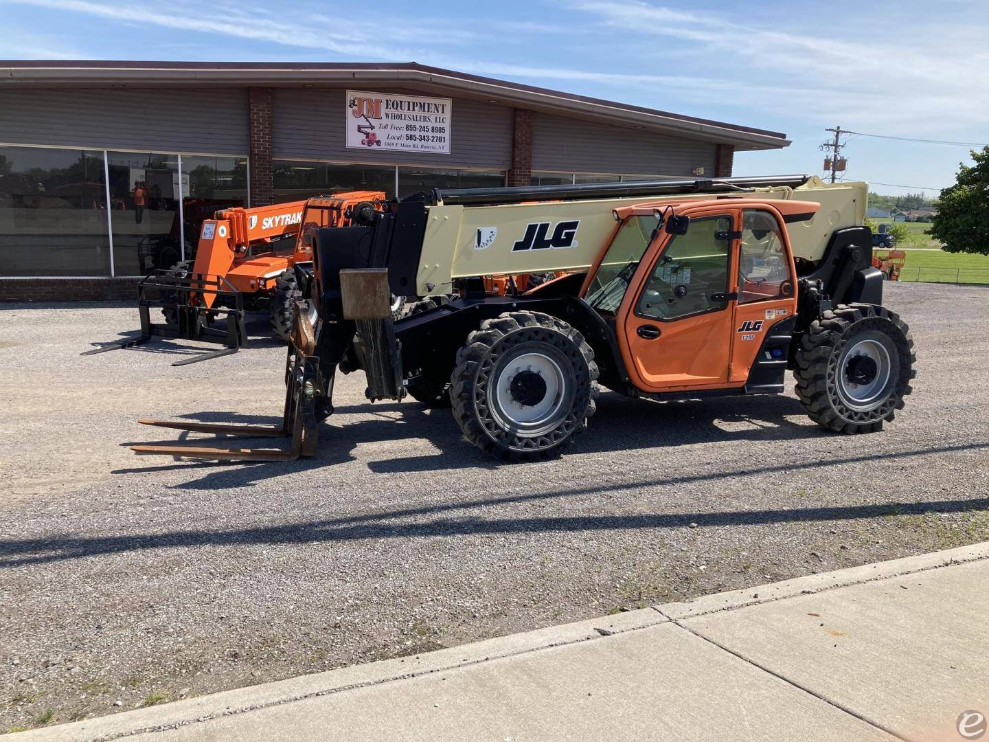 2015 JLG 1255