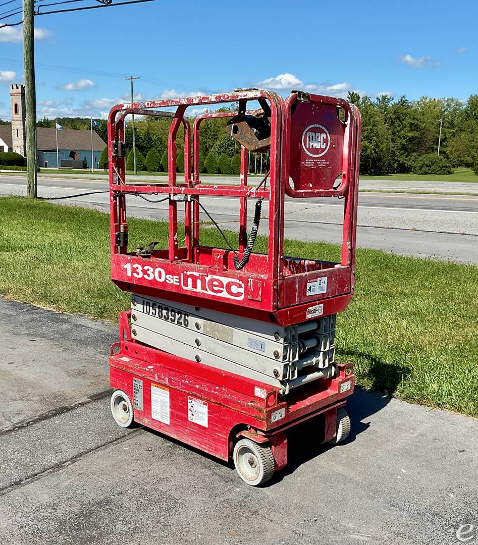 2017 JLG 1330SE