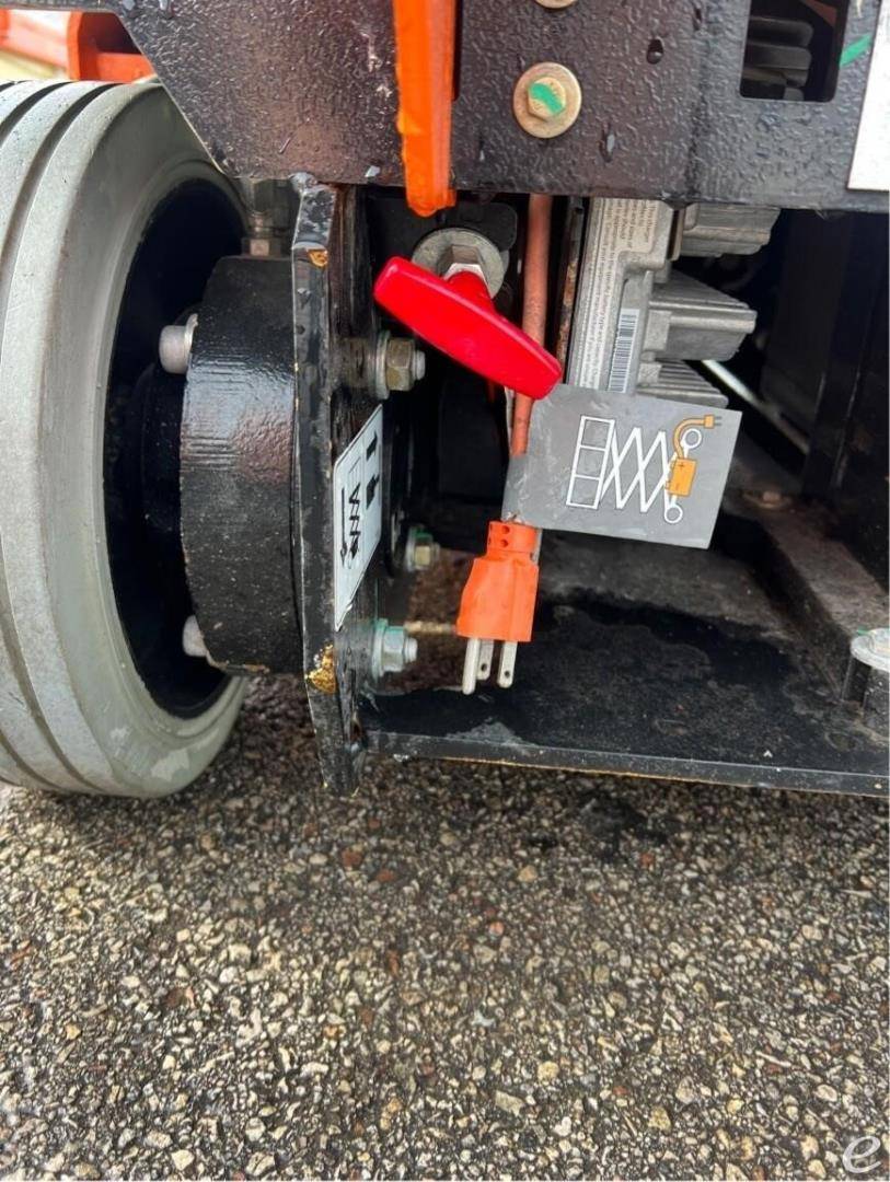 2021 JLG R1932i