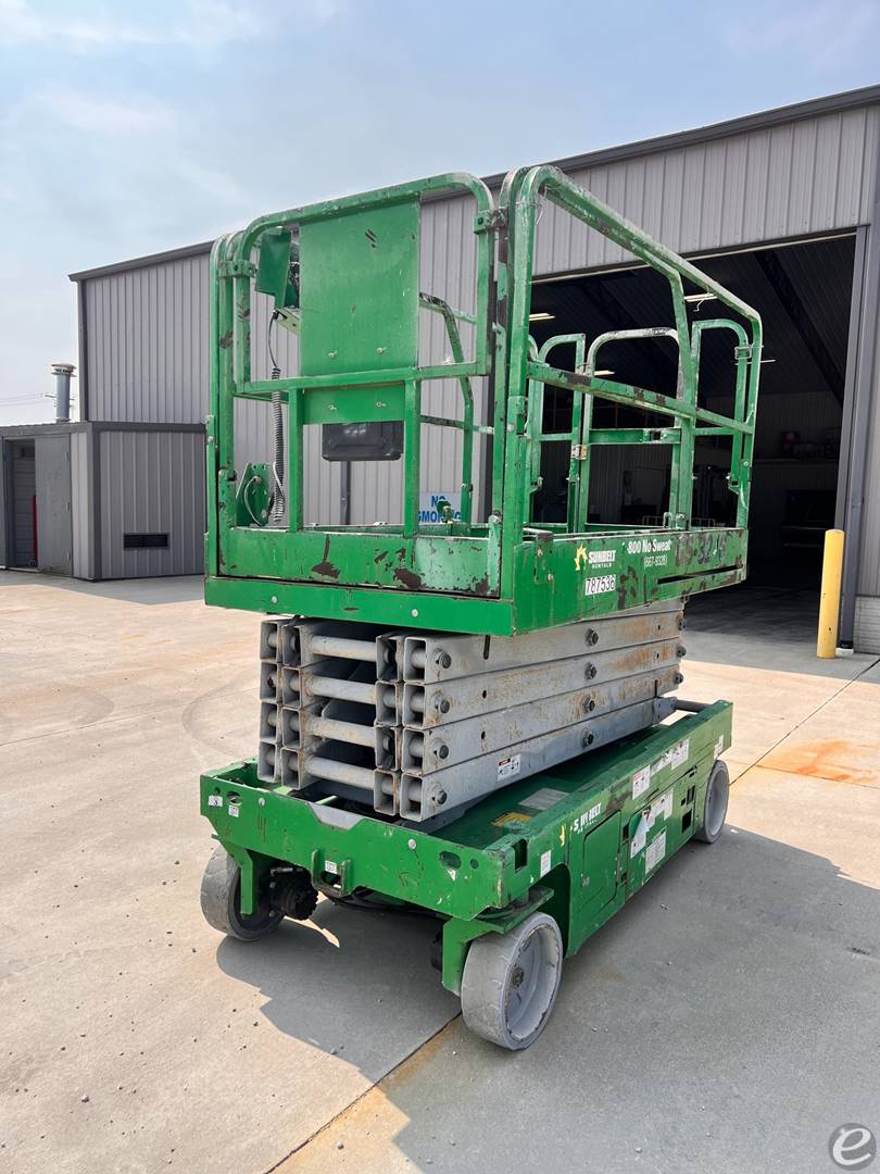 2015 Genie GS-3246