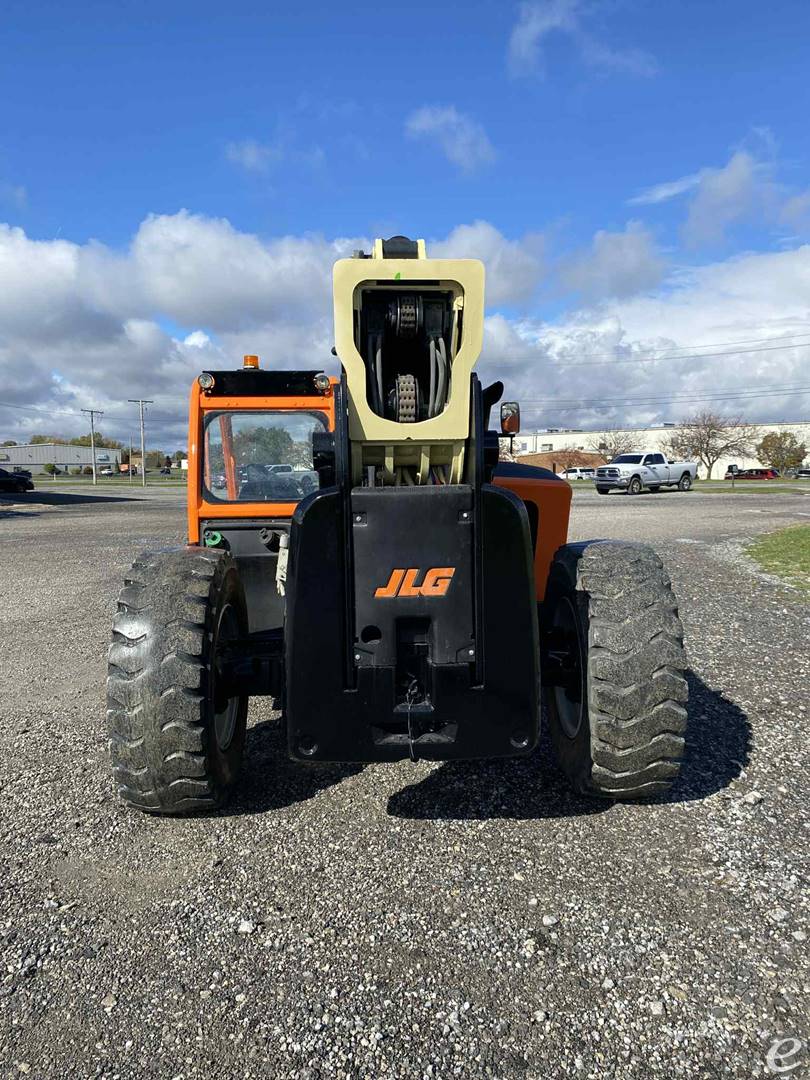 2015 JLG 1255