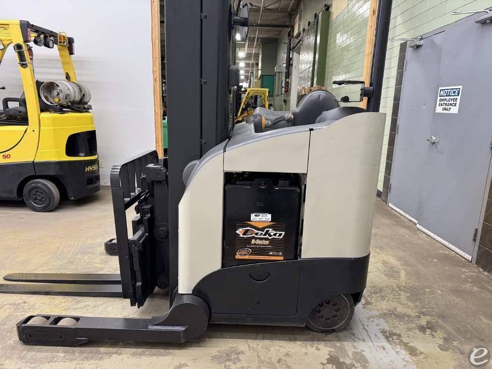 2013 Crown RD5725-30 Electric Reach Truck - 123Forklift