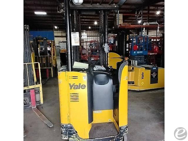 2014 Yale NR040DB