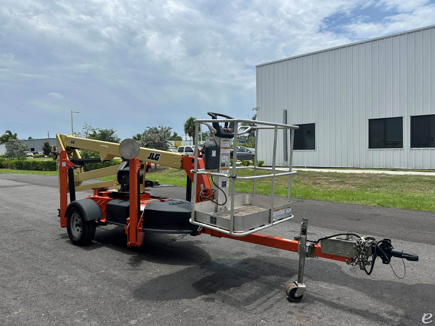 2017 JLG T350