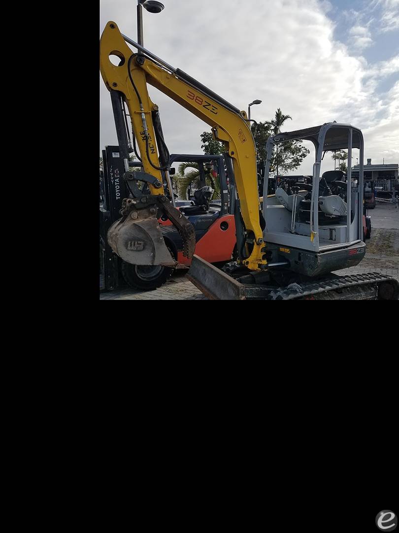 2013 Wacker Neuson MINI EXCAVATOR 38Z3
