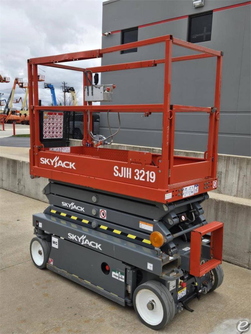 2019 Skyjack SJIII3219 Electric Scissor Lift - 123Forklift