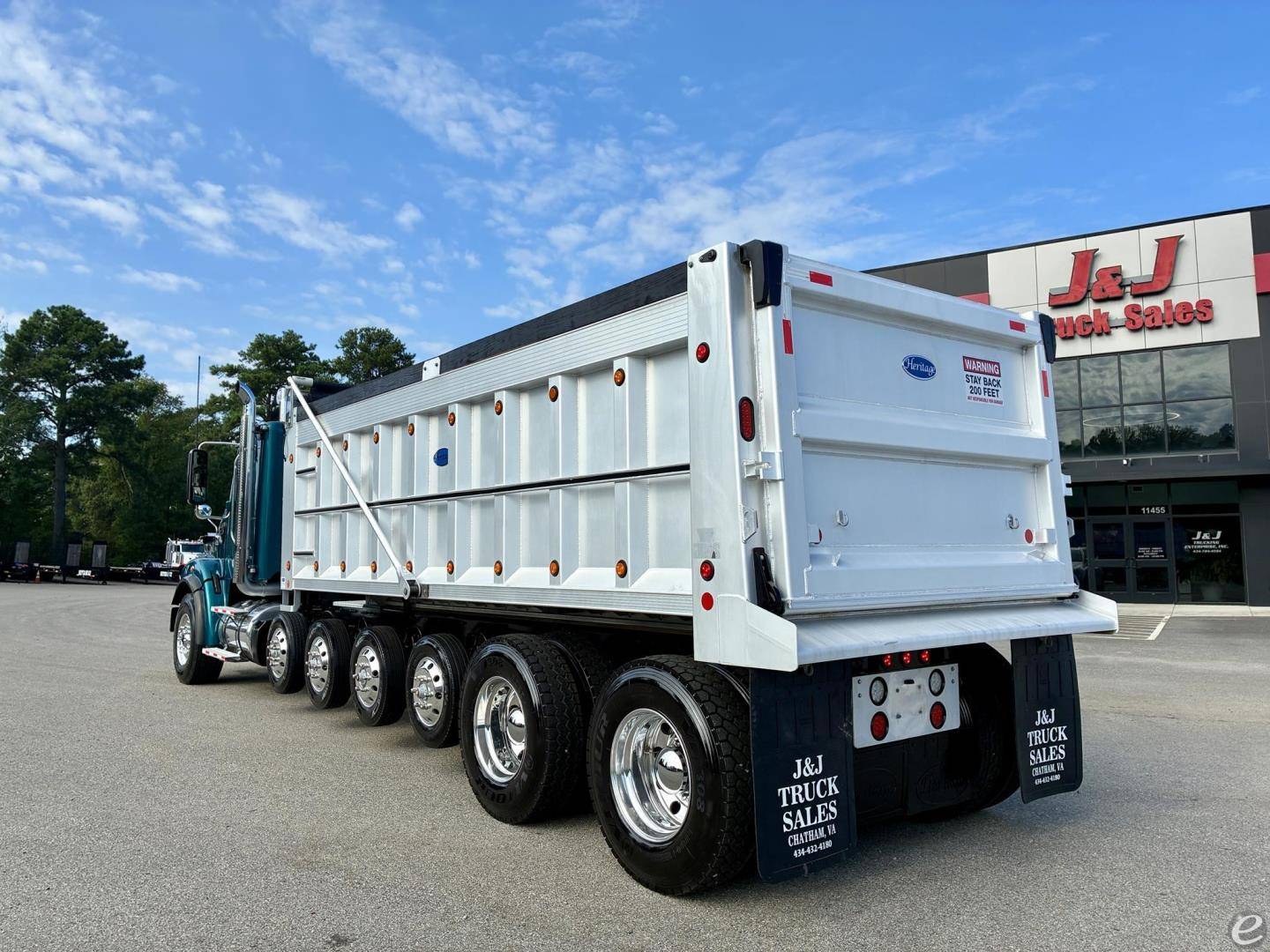 2023 Freightliner 122SD