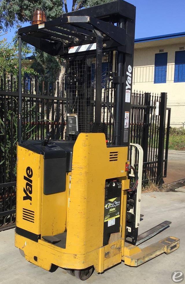 2000 Yale NR040ADNS2