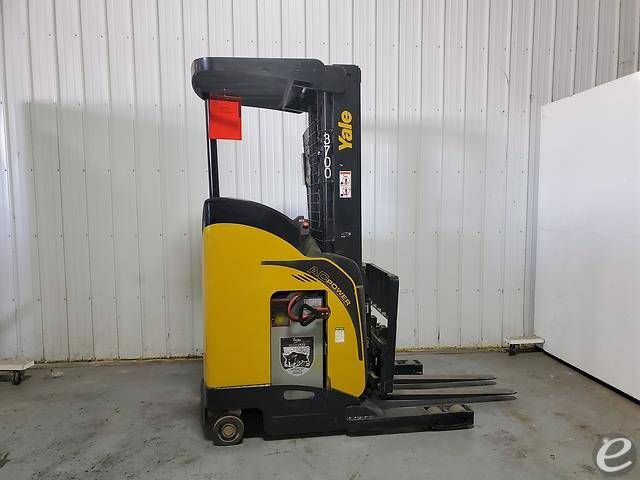 2014 Yale NR040DB Electric Reach Tr...