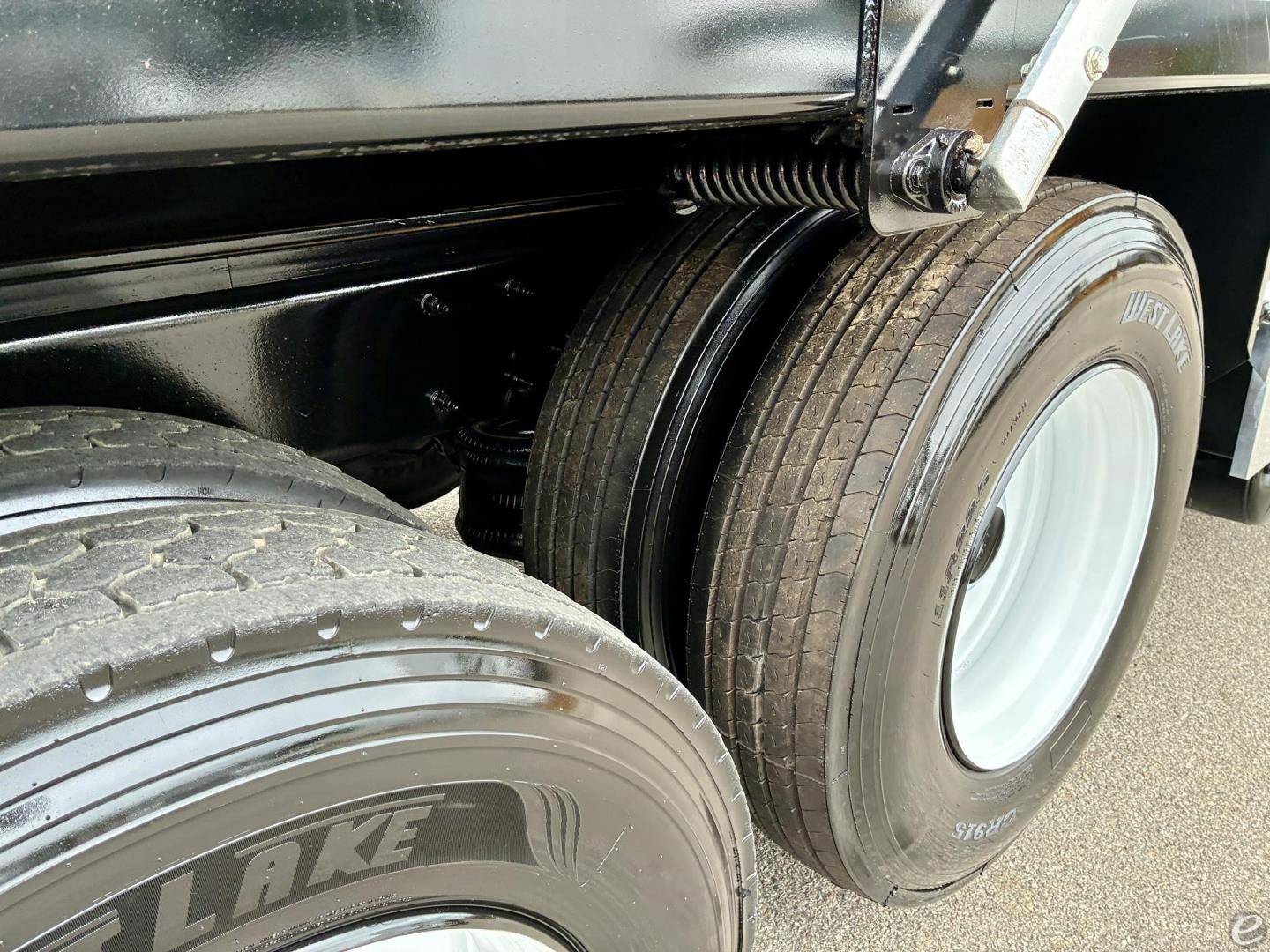 2025 Kenworth T880