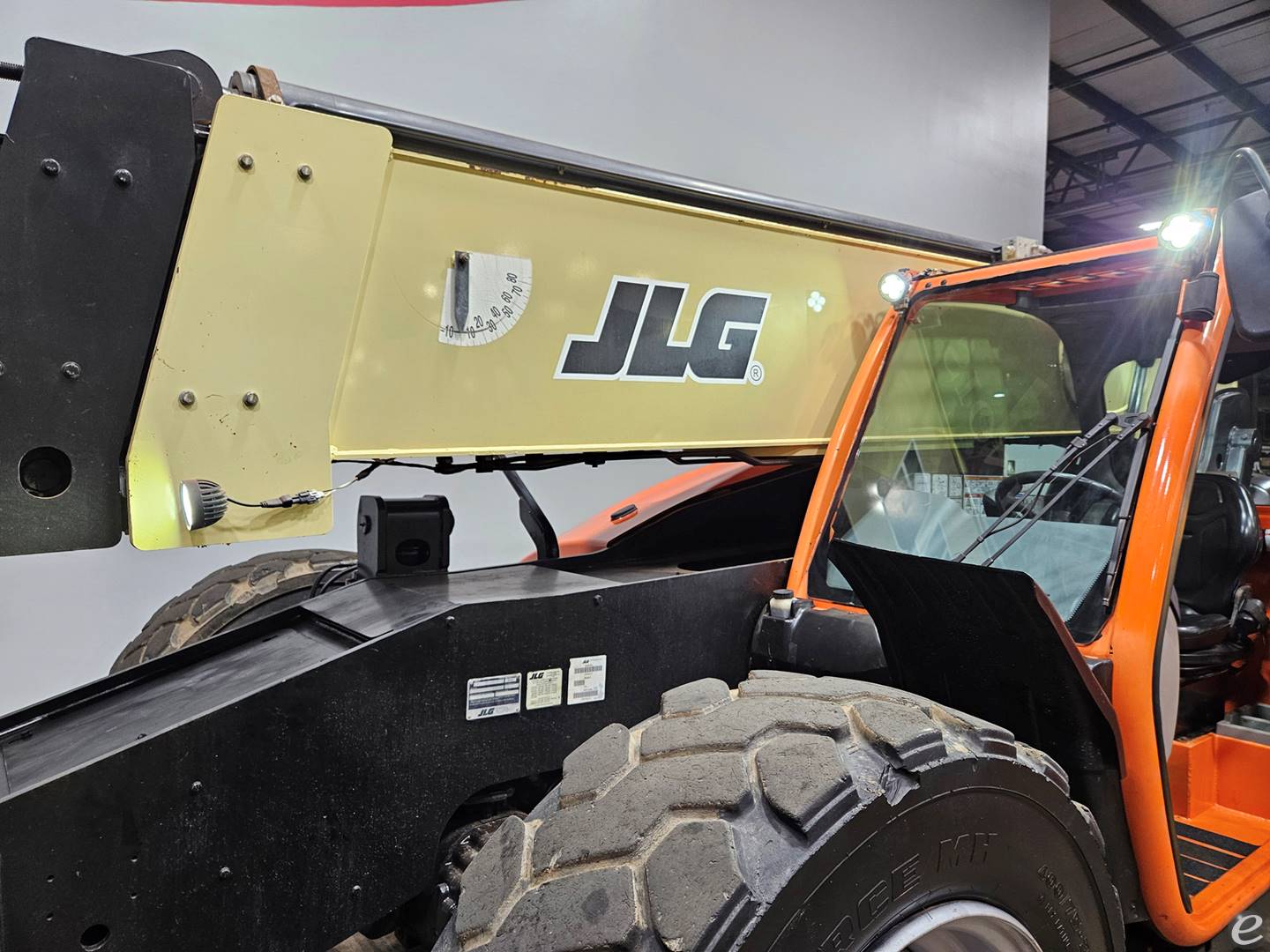2020 JLG 1255