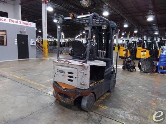 2016 Crown FC5225-50 Electric Forklift - 123Forklift