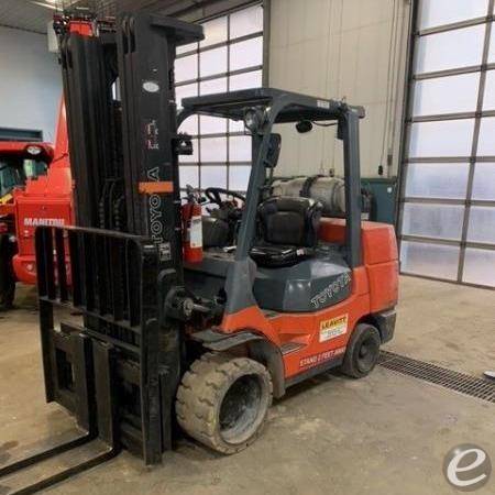2005 Toyota 7FGCU45 LP Gas Forklift...