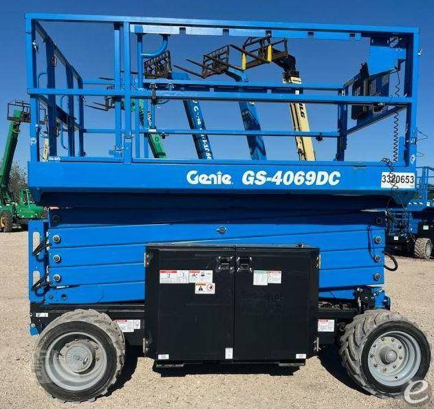 2015 Genie GS4069DC Electric Scissor Lift - 123Forklift