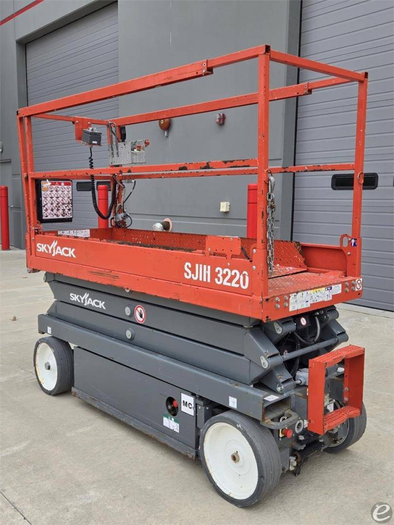 2018 Skyjack SJIII3220 Electric Scissor Lift - 123Forklift