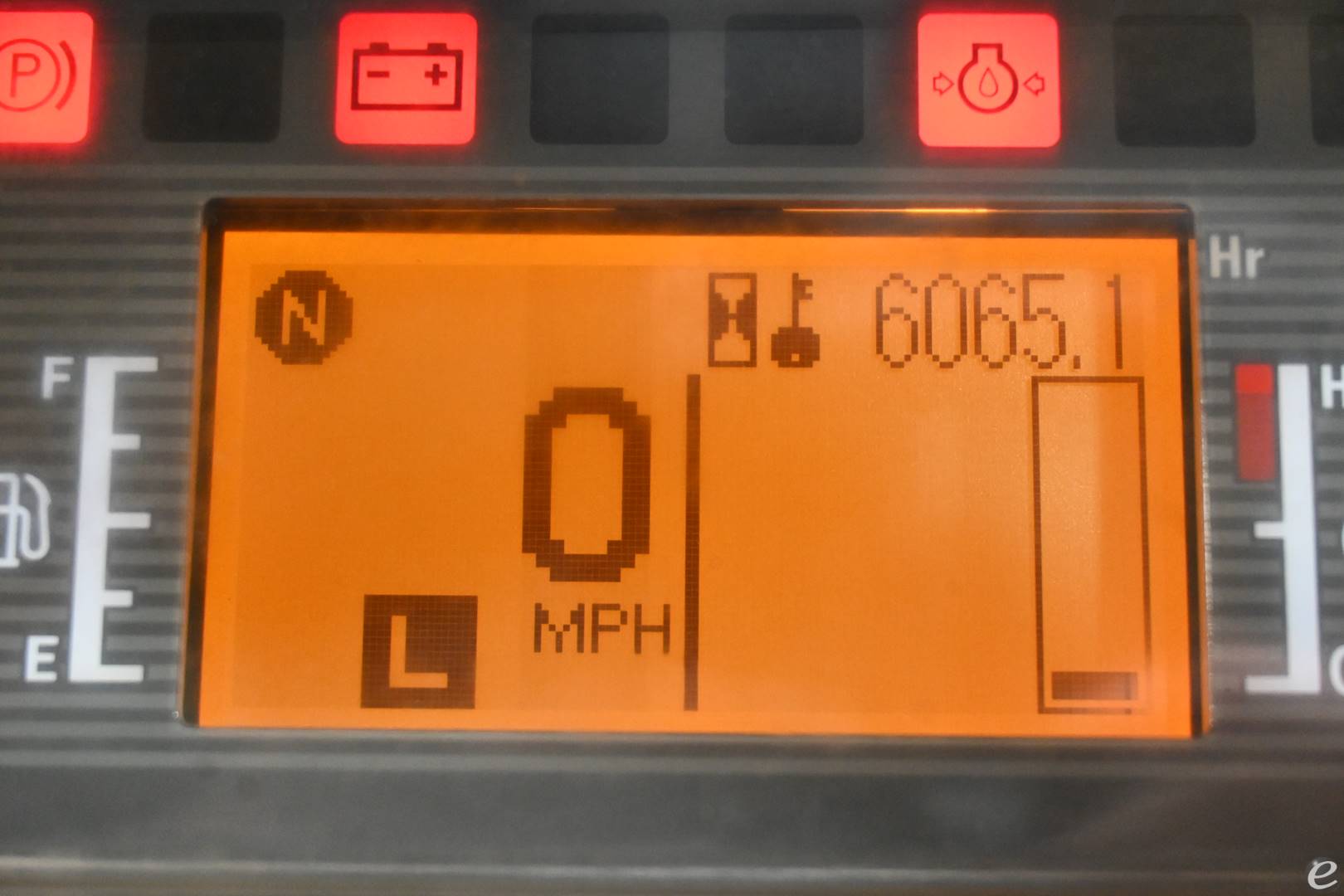 2016 Mitsubishi FGC25N