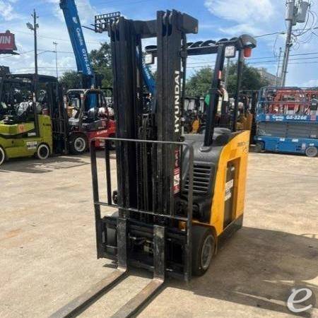 2022 Hyundai 18BCS-9