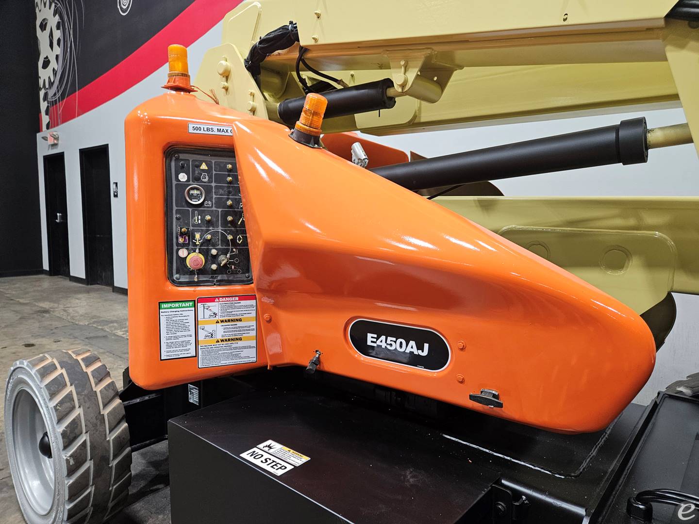 2015 JLG E450AJ