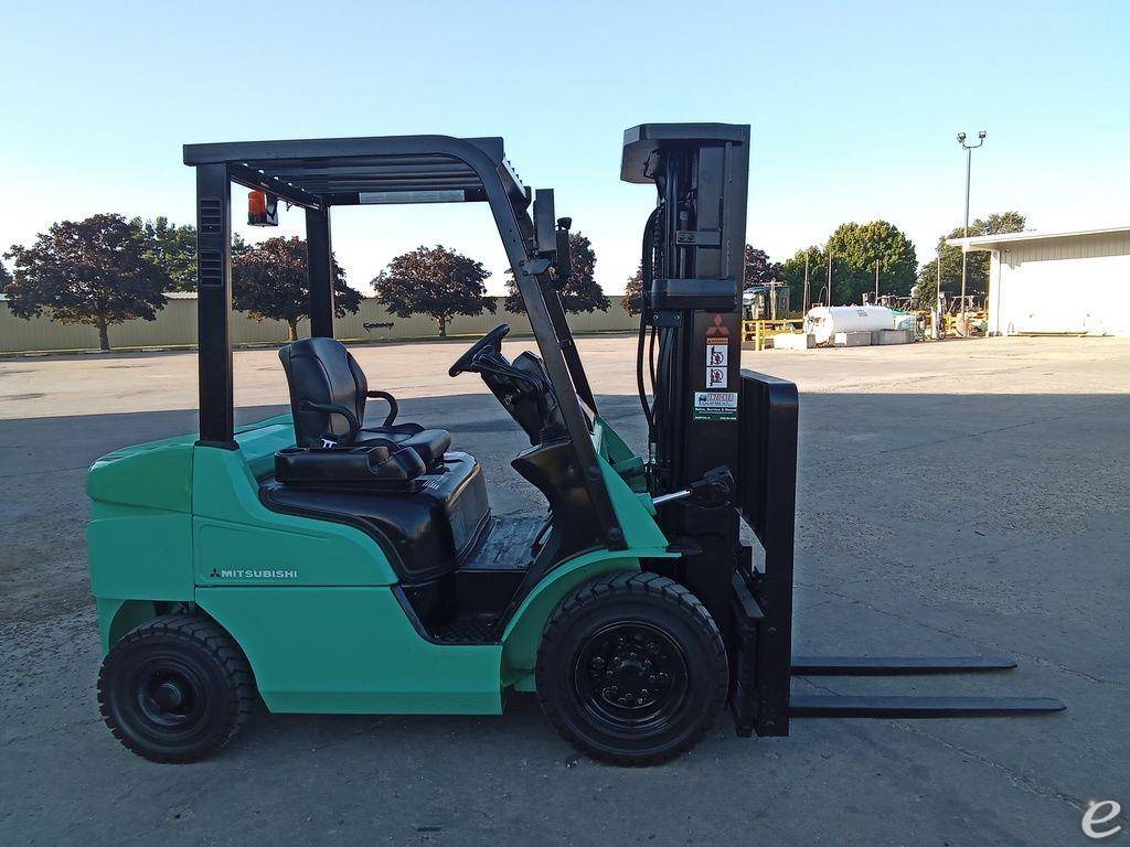 2015 Mitsubishi FD25N