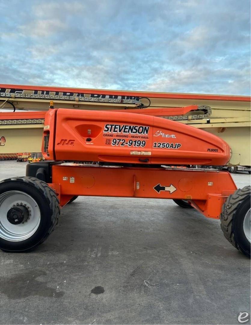 2015 JLG 1250AJP