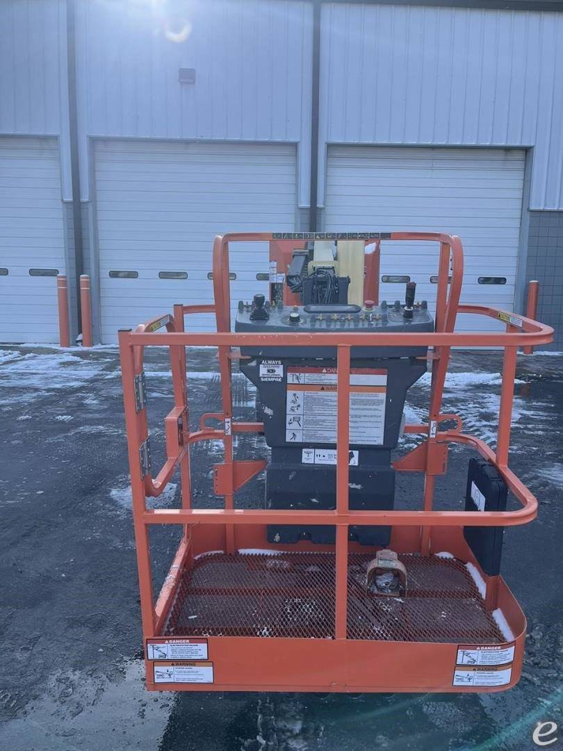 2015 JLG E300AJP