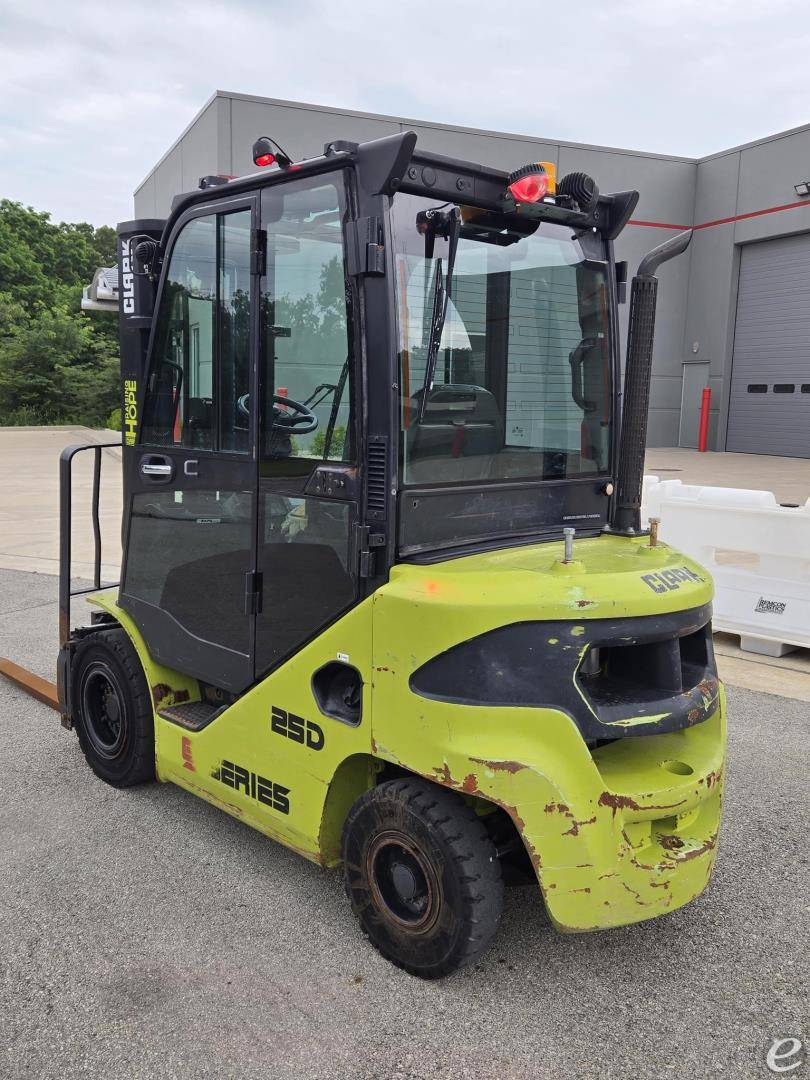 2022 Clark S25D