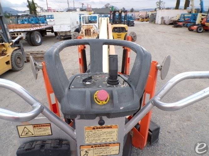 2019 JLG T350