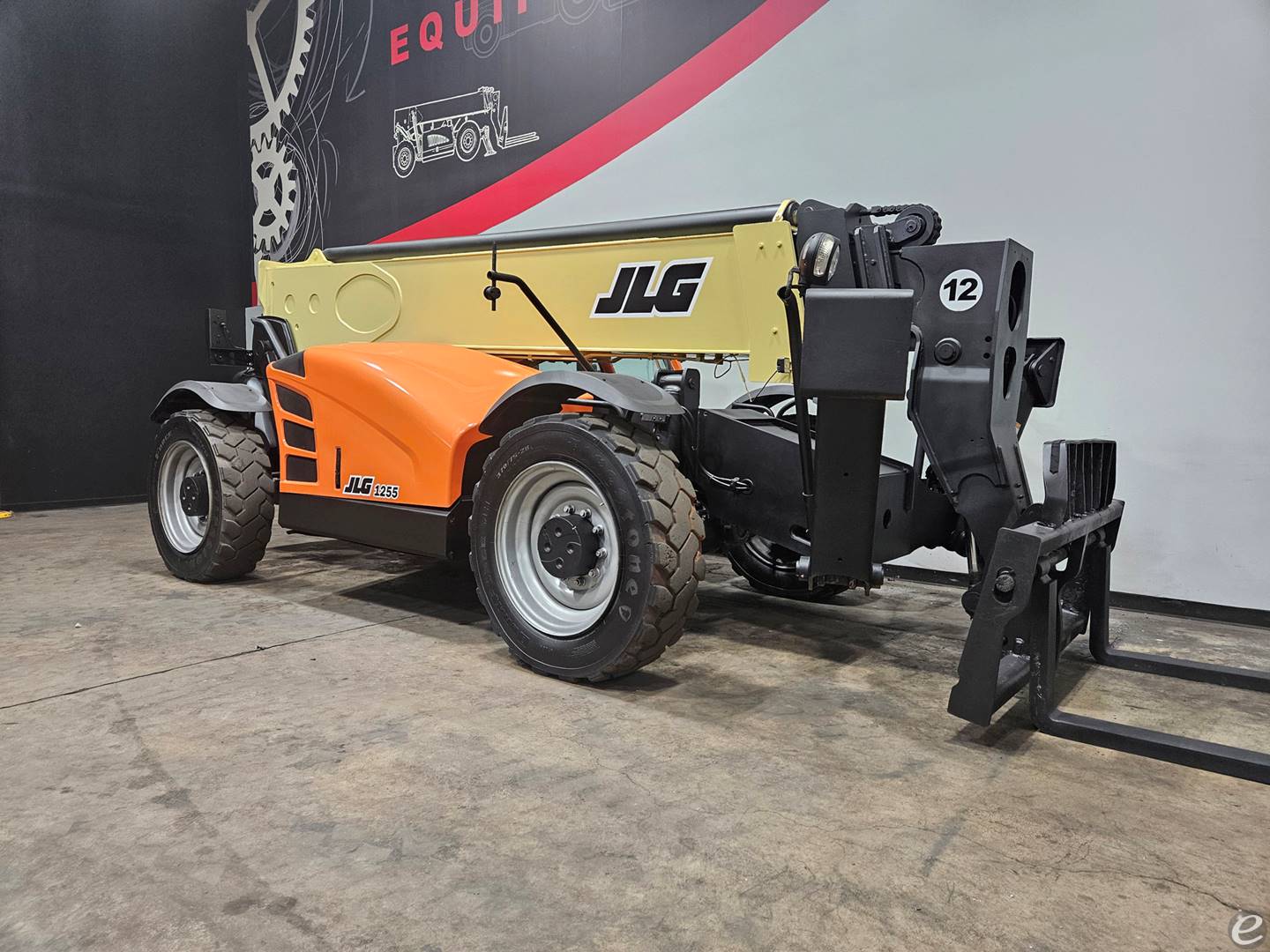 2016 JLG 1255