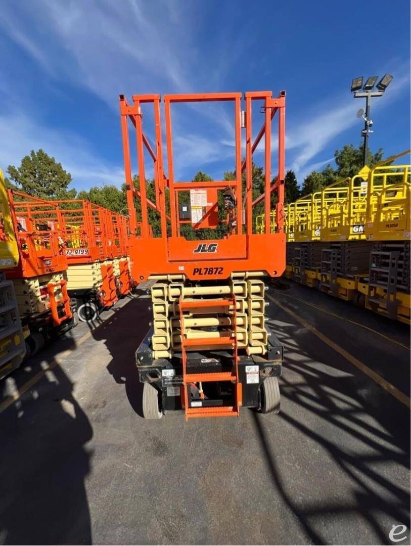 2021 JLG R4045