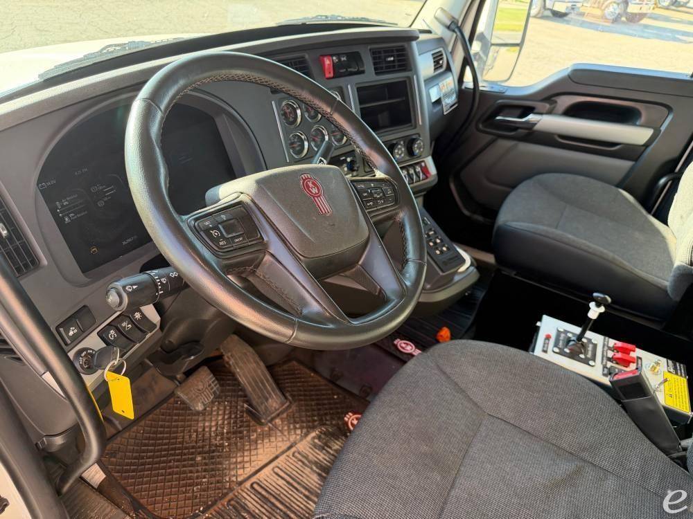 2026 Kenworth T880