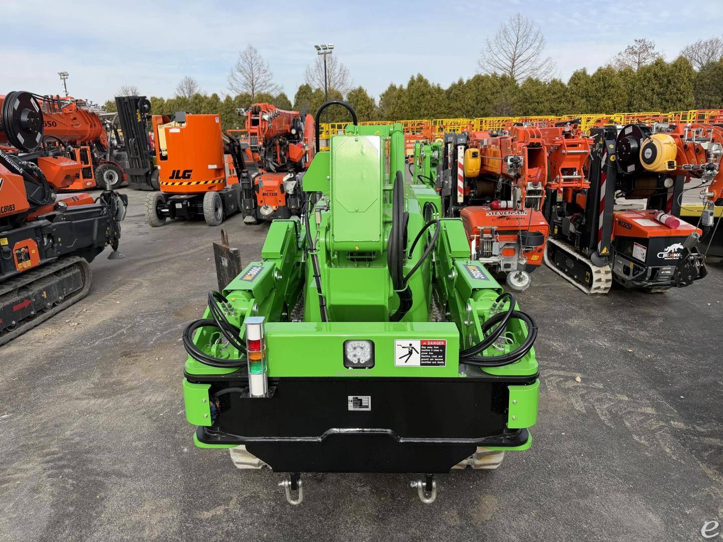 2023 MC305C