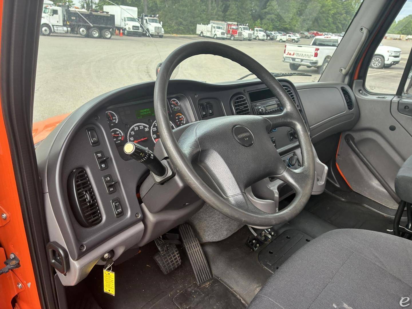 2017 Freightliner BUSINESS CLASS M2 106