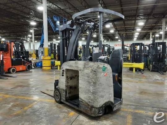 2010 Crown RC5545-40 Electric Forklift - 123Forklift