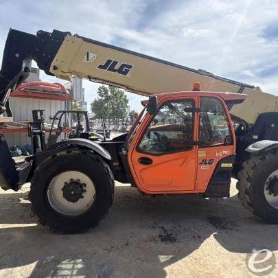 2018 JLG 1055