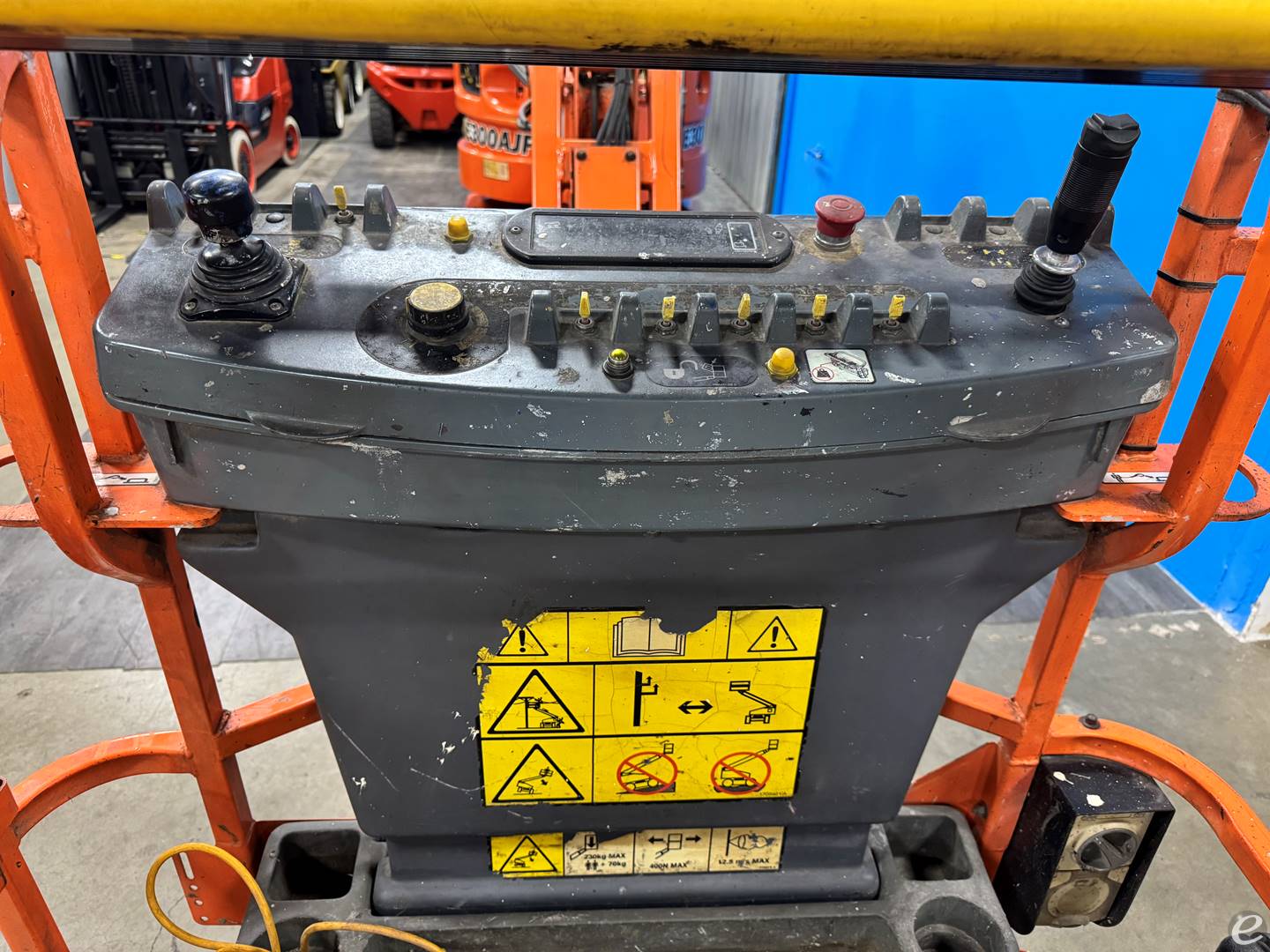 2012 JLG E300AJP