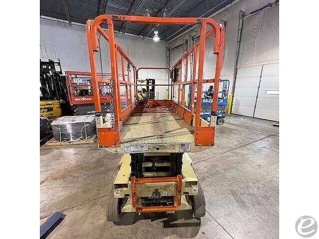 JLG 2646E Electric Scissor Lift - 123Forklift