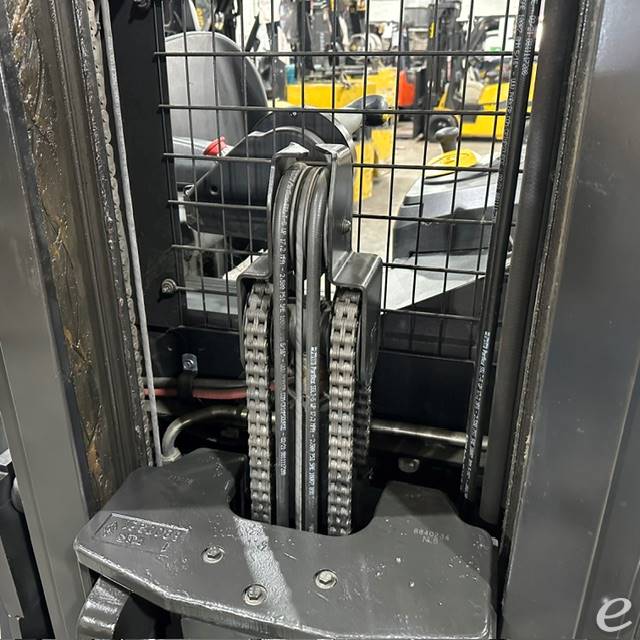 2021 Yale NR040DC