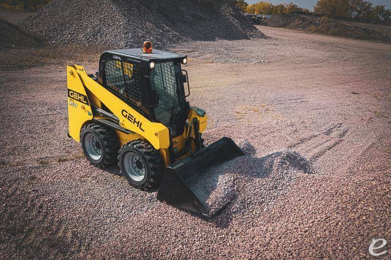 2026 Gehl R135