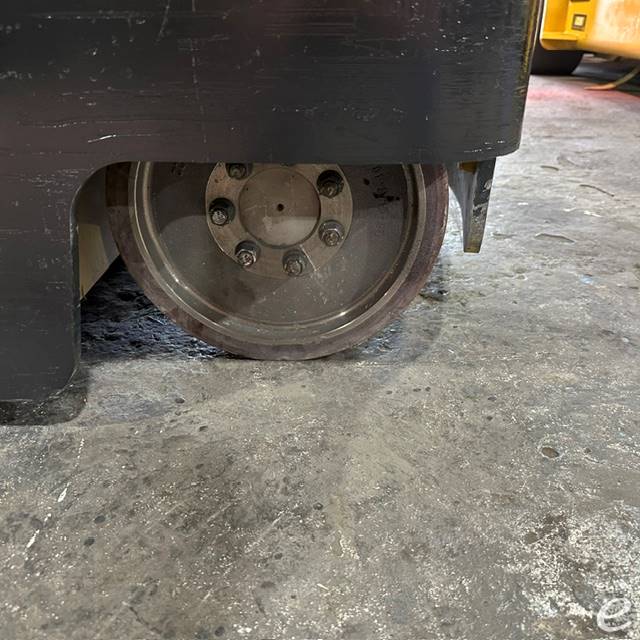 2021 Yale NR045EB