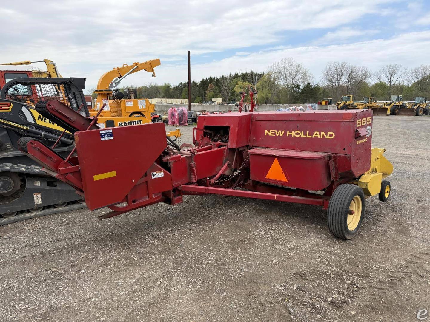 1999 New Holland 565