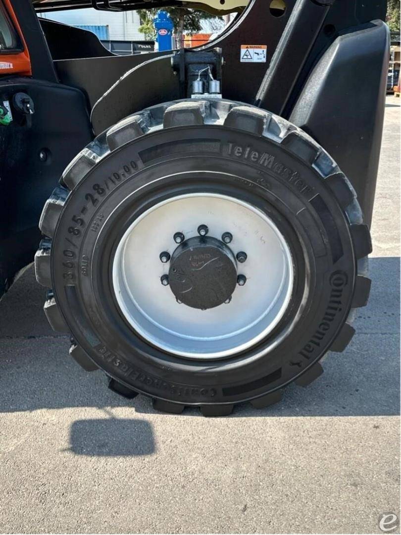 2022 JLG 1255
